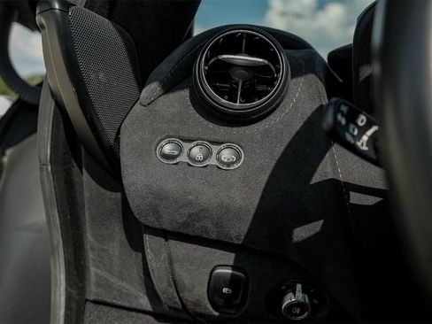 Used 2018 McLaren 720S image 28