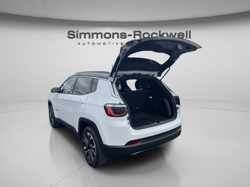 Used 2023 Jeep Compass Limited w/ Sun and Sound Group AWD/4WD image 2