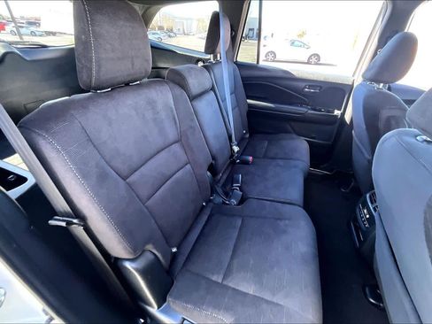 Used 2022 Honda Pilot Sport image 17