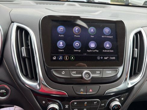 Used 2024 Chevrolet Equinox Premier image 14