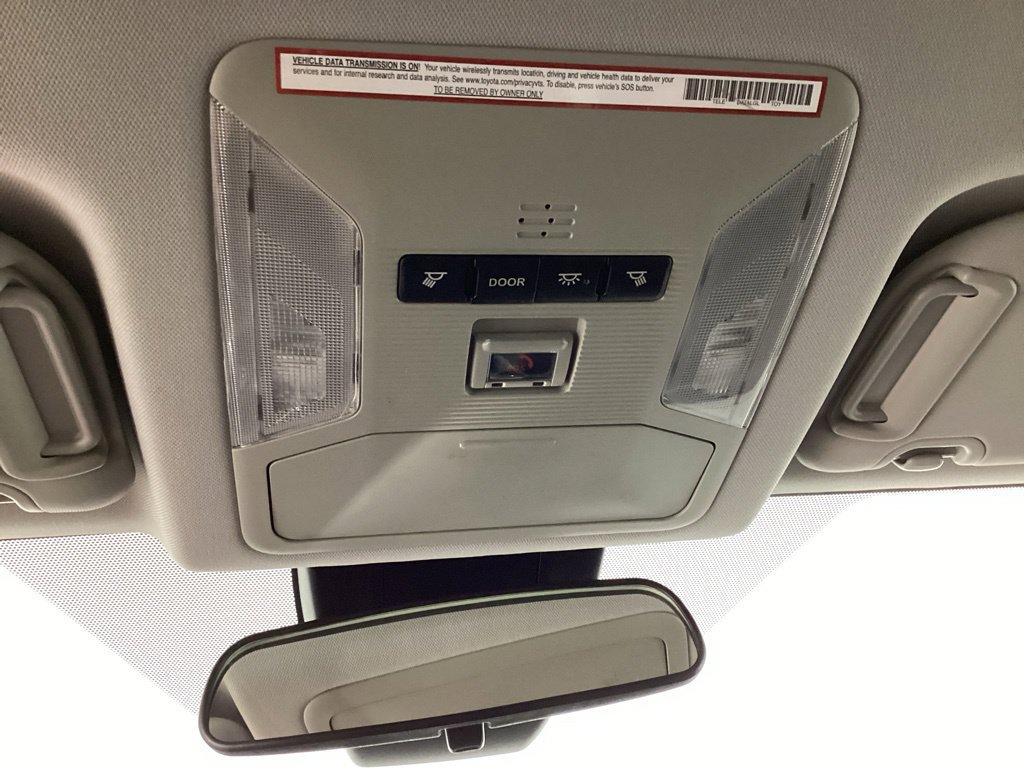 Used 2021 Toyota RAV4 XLE AWD/4WD image 17