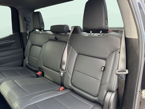 Used 2025 GMC Sierra 1500 SLT image 7