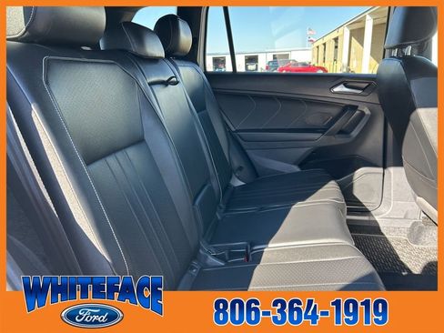 Used 2022 Volkswagen Tiguan SE R-Line image 40