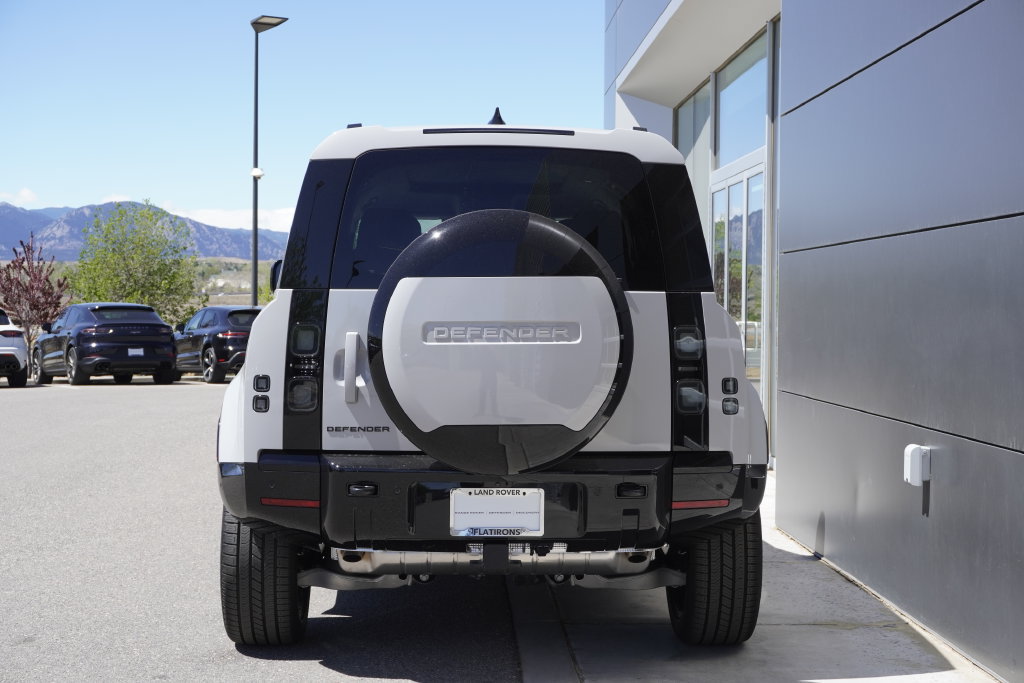 New 2026 Land Rover Defender 110 X-Dynamic SE AWD/4WD image 6