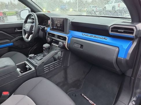 Used 2025 Toyota Tacoma TRD Off-Road AWD/4WD image 29