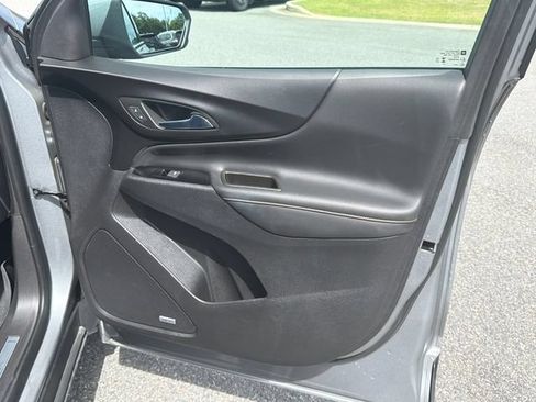 Used 2023 Chevrolet Equinox Premier AWD/4WD image 14