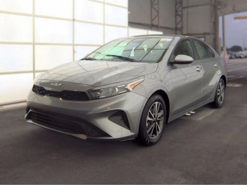 Used 2023 Kia Forte LXS FWD image 2