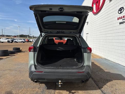 Used 2020 Toyota RAV4 XLE Premium image 26