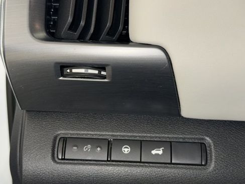 New 2026 Nissan Pathfinder SL image 26