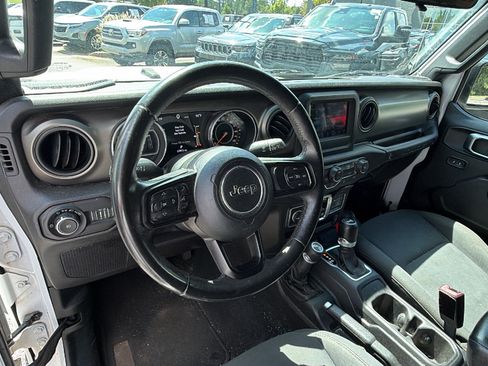 Used 2018 Jeep Wrangler Sport AWD/4WD image 22
