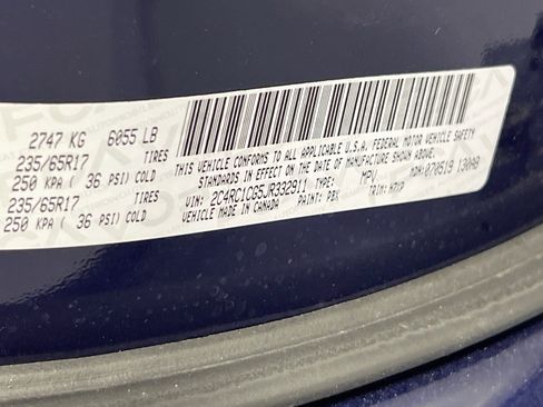 Used 2018 Chrysler Pacifica LX FWD image 32