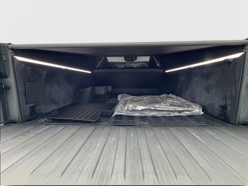 Used 2024 Tesla Cybertruck AWD Crew Cab image 12