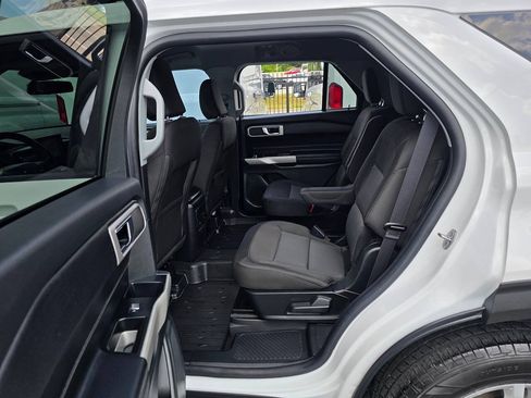 Used 2022 Ford Explorer XLT AWD/4WD image 23