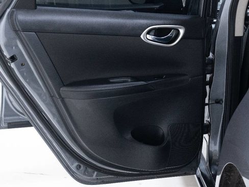 Used 2018 Nissan Sentra SV FWD image 17