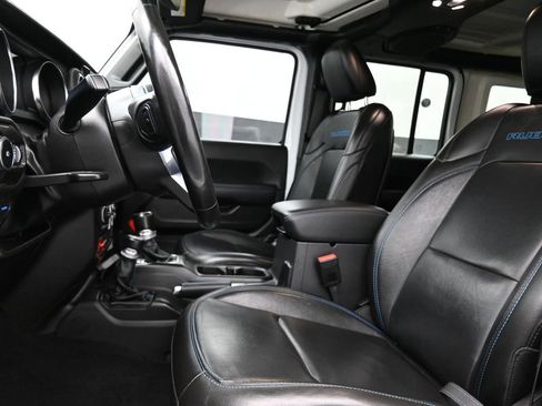 Used 2021 Jeep Wrangler Unlimited Rubicon 4xe w/ Steel Bumper Group image 17