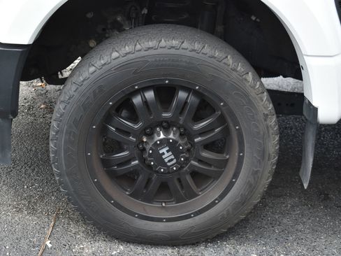 Used 2024 Ford F350 XLT AWD/4WD image 9