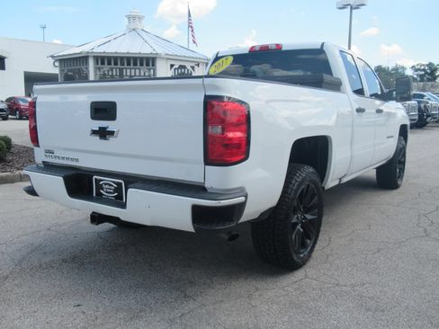 Used 2017 Chevrolet Silverado 1500 Custom w/ Custom Convenience Package RWD image 7