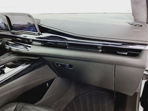 Used 2023 Cadillac Escalade ESV V image 22