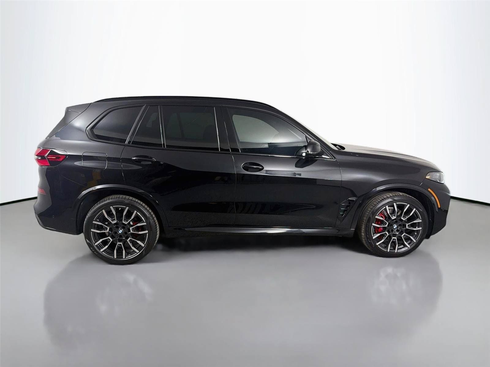 New 2026 BMW X5 xDrive40i w/ M Sport Package AWD/4WD image 4