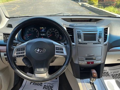 Used 2014 Subaru Outback 2.5i Limited w/ Moonroof Package AWD/4WD image 10