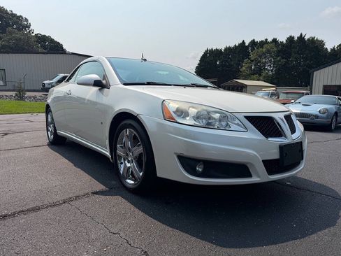 Used 2009 Pontiac G6 GT w/ Sport Package 1 FWD image 22