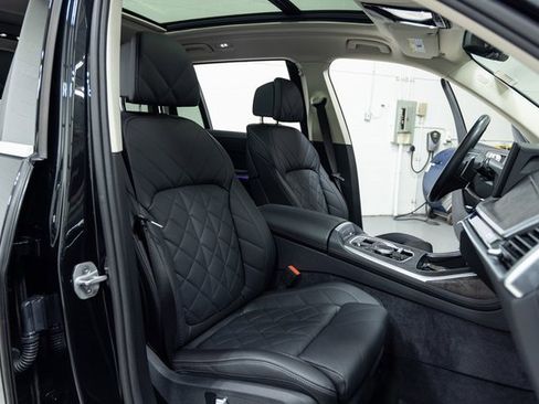 Used 2024 BMW X7 xDrive40i image 25
