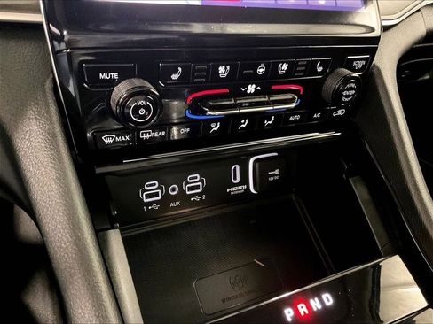 Used 2023 Jeep Grand Cherokee 4WD 4xe w/ Luxury Tech Group II image 26