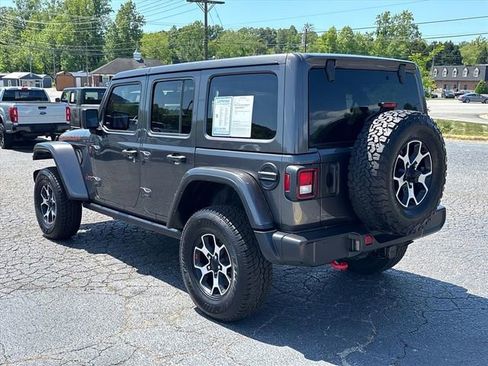 Used 2022 Jeep Wrangler Unlimited Rubicon w/ Cold Weather Group AWD/4WD image 5