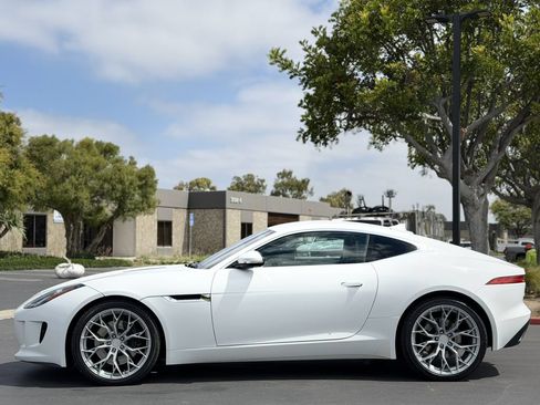Used 2017 Jaguar F-TYPE Coupe RWD image 4