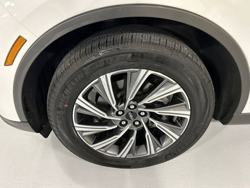 Used 2026 Lincoln Aviator AWD image 9