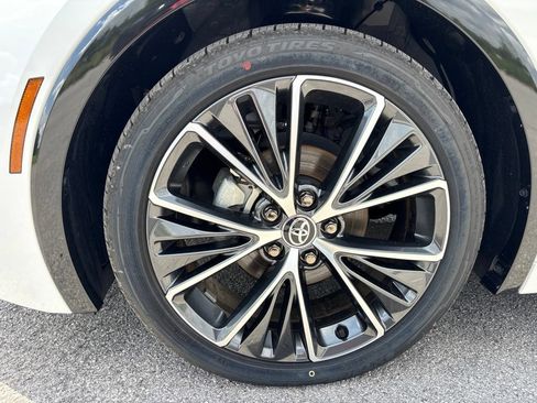 Used 2026 Toyota Prius XLE FWD image 28