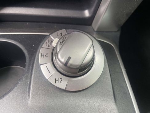 Used 2019 Toyota 4Runner SR5 AWD/4WD image 27