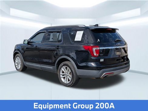 Used 2016 Ford Explorer XLT image 4