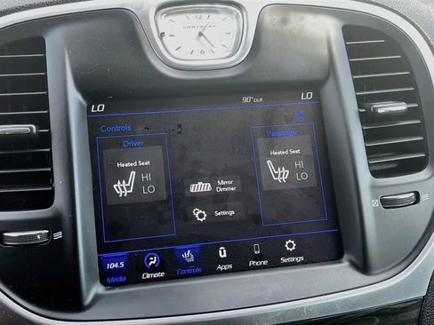 Used 2021 Chrysler 300 Touring L RWD image 19