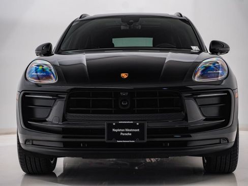 Certified 2026 Porsche Macan AWD/4WD image 6
