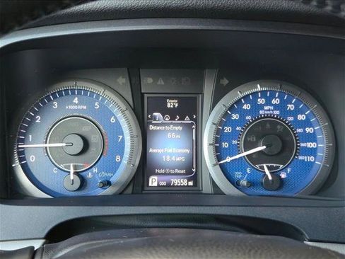 Used 2016 Toyota Sienna XLE w/ XLE Navigation Package FWD image 12