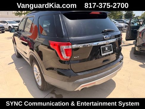 Used 2017 Ford Explorer XLT FWD image 2