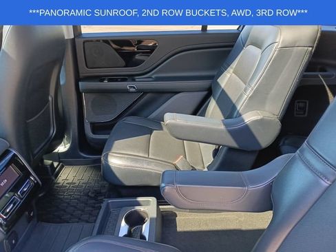 Used 2025 Lincoln Aviator AWD image 19