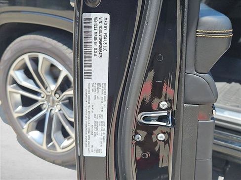 Used 2023 Jeep Grand Wagoneer Series III AWD/4WD image 23