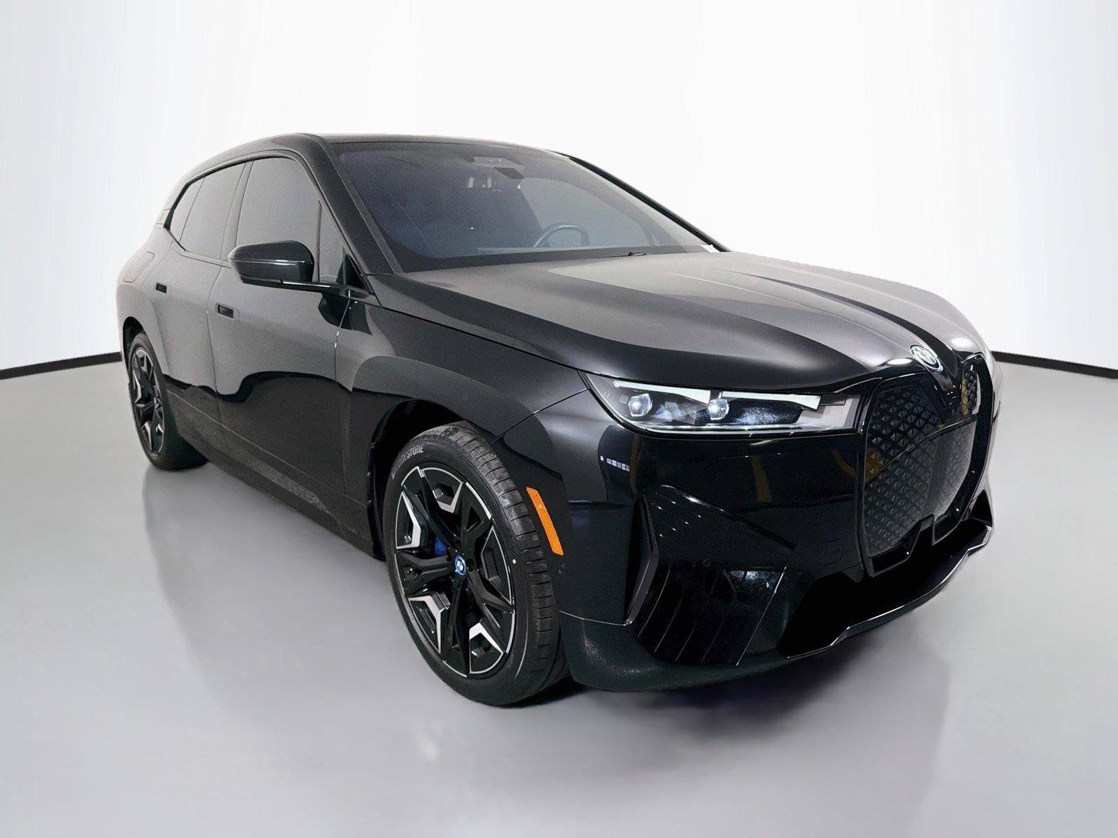 Used 2024 BMW iX xDrive50 w/ Sport Package AWD/4WD image 3