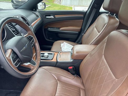 Used 2018 Chrysler 300 C w/ Safetytec Plus Group RWD image 15