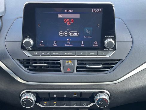 Used 2022 Nissan Altima 2.5 SV image 21