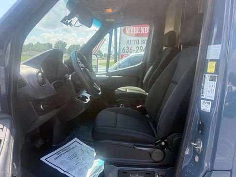 Used 2019 Mercedes-Benz Sprinter 144 image 8