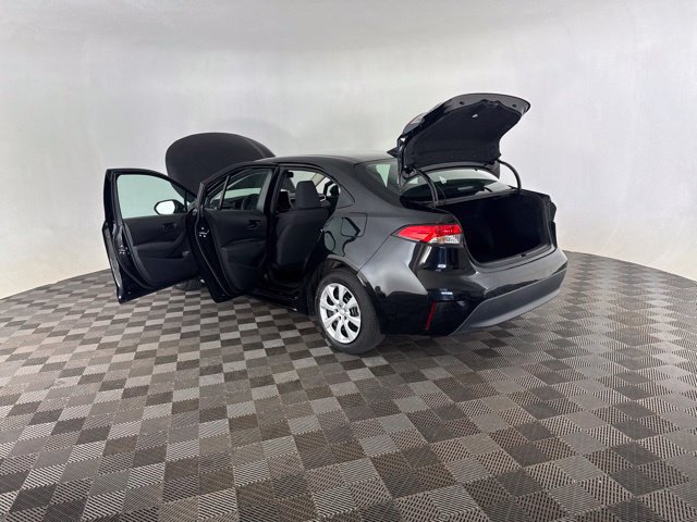 Used 2024 Toyota Corolla LE FWD image 16