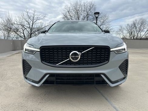 Certified 2025 Volvo XC60 B5 Plus image 2