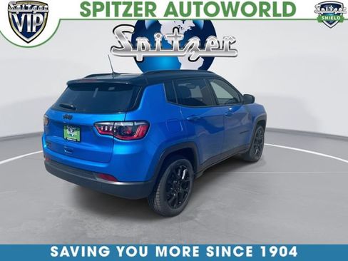 Used 2023 Jeep Compass Latitude w/ Sun and Sound Group AWD/4WD image 9