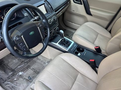 Used 2013 Land Rover LR2 AWD/4WD image 10