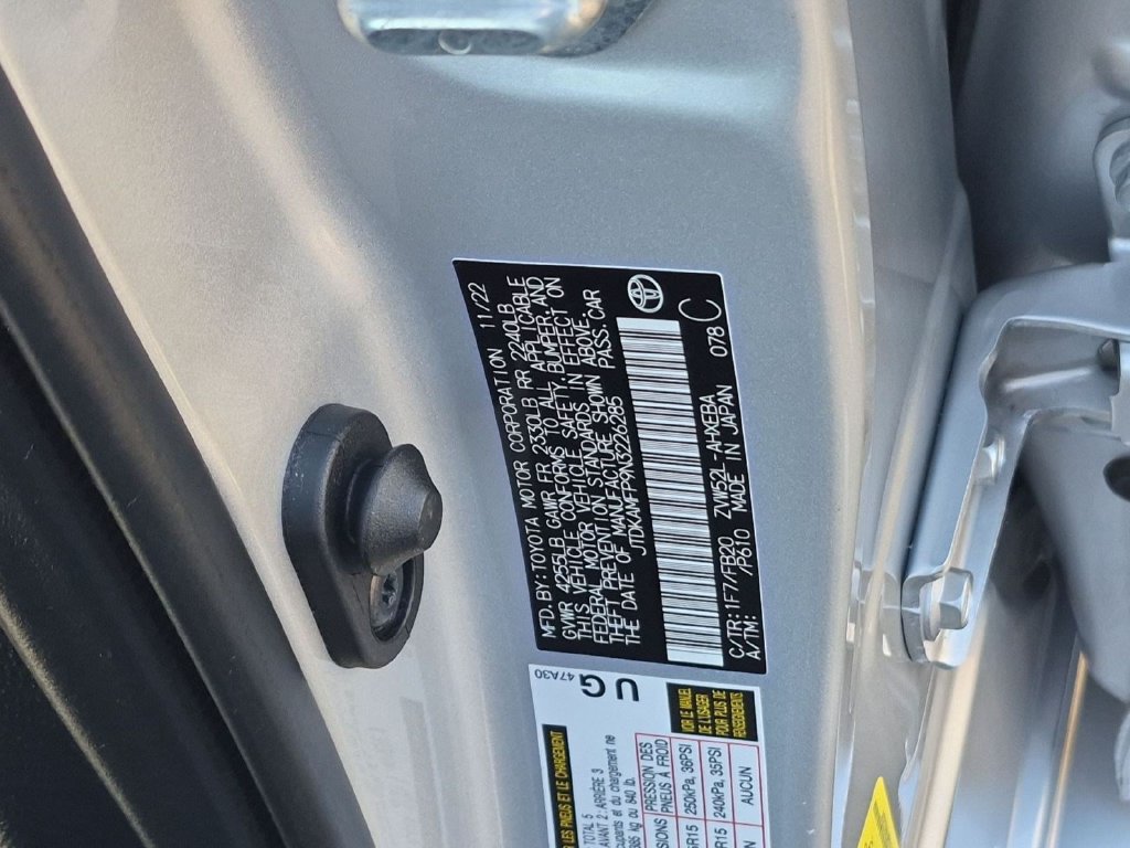 Used 2022 Toyota Prius Prime LE FWD image 31