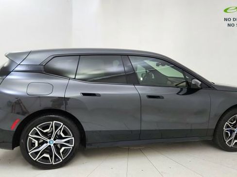 Used 2024 BMW iX xDrive50 w/ Sport Package AWD/4WD image 6
