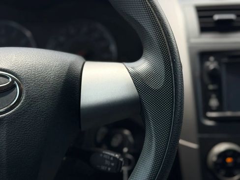 Used 2013 Toyota Corolla S FWD image 38